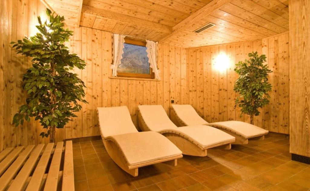 Aparthotel Kroesbacher Фулпмес Екстериор снимка